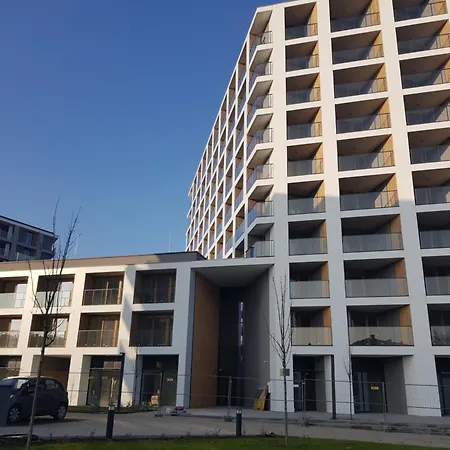 Hamba Clouds- Self Check-in, Parking, 24h , Vat Апартаменты