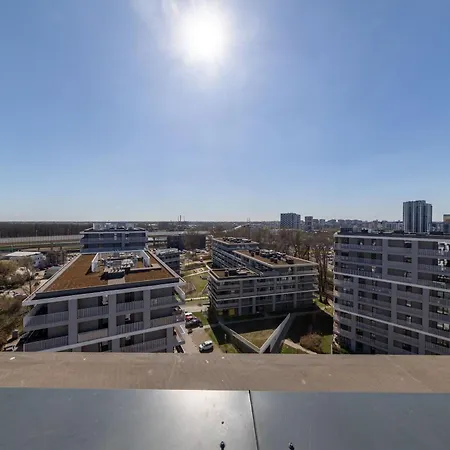 Hamba Clouds- Self Check-in, Parking, 24h , Vat Апартаменты
