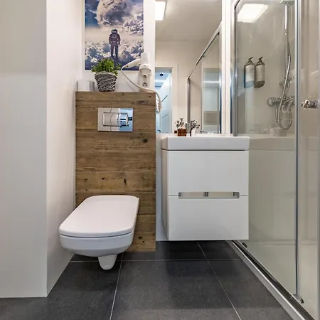 Hamba Clouds- Self Check-in, Parking, 24h , Vat Apartamento Varsóvia