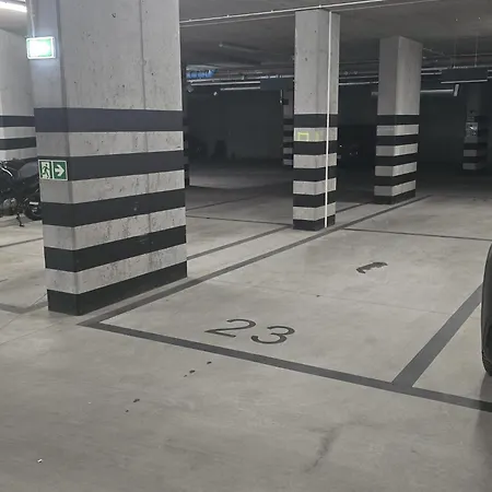 Hamba Clouds- Self Check-in, Parking, 24h , Vat דירה *