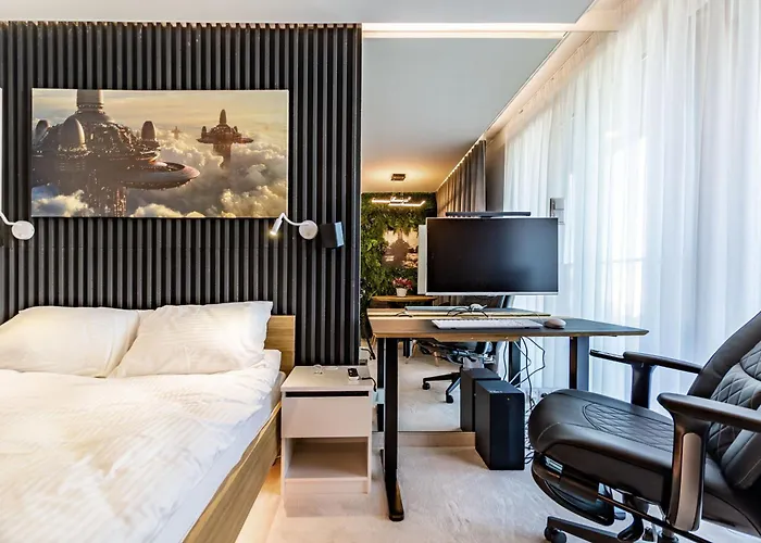 Hamba Clouds- Self Check-in, Parking, 24h , Vat